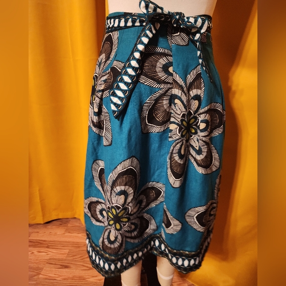 East 5TH  Skirt - Picture 2 of 4